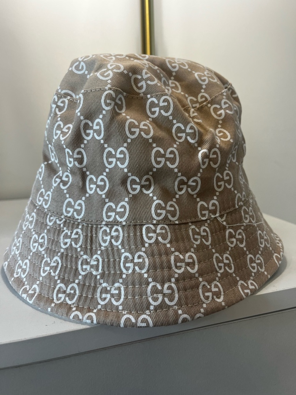 GG Brown & White Reversible GG Canvas Bucket Hat